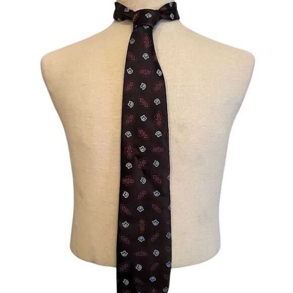 Wembley Men's Vintage Silk Tie‎ Black Red Blue Paisley Pattern USA Careercore - Picture 1 of 4